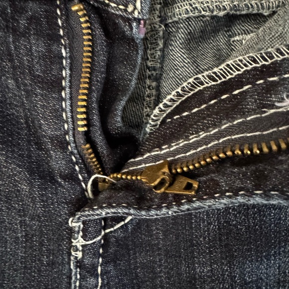 Maurices Blue Ankle Cropped Jeans with Modern Styling - Picture 6 of 6